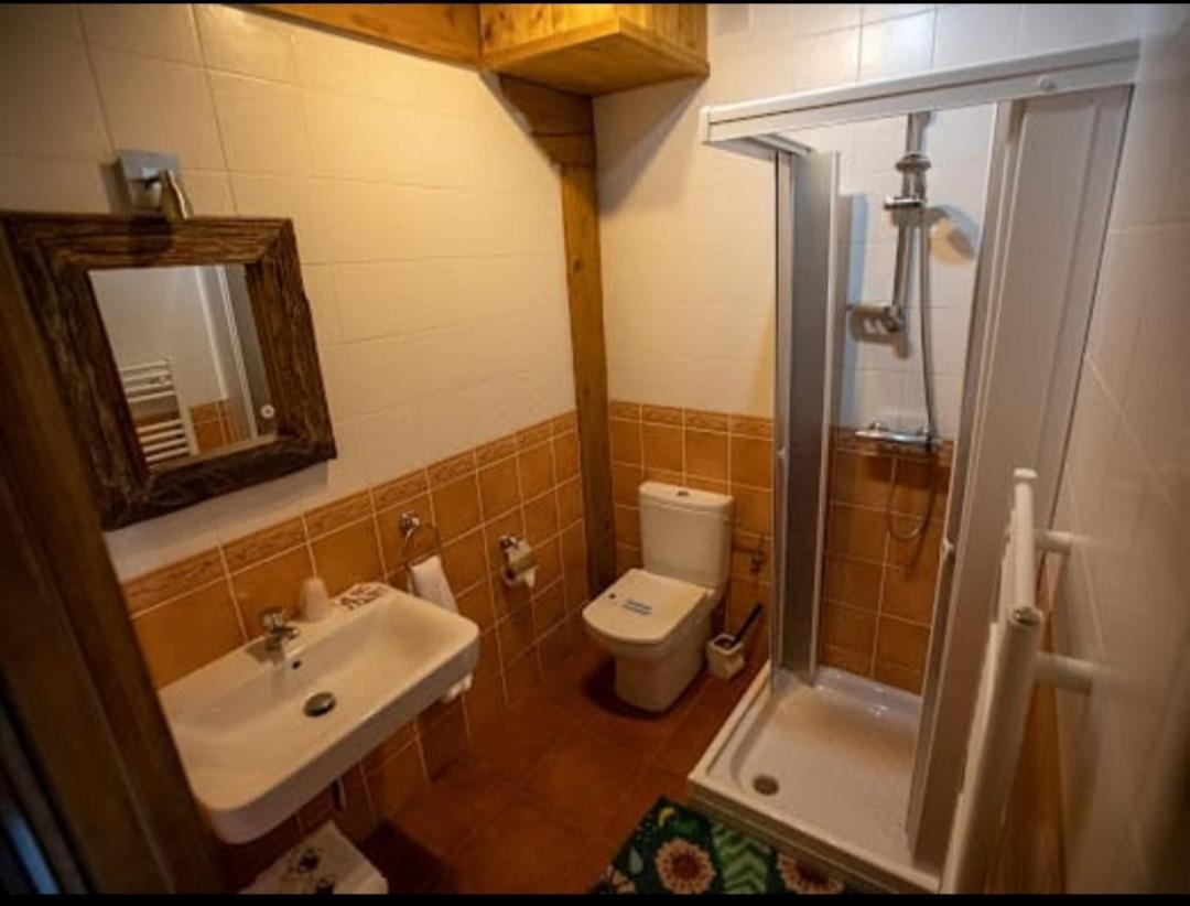 Hotel Rural En Las Cascadas De Tobera Экстерьер фото