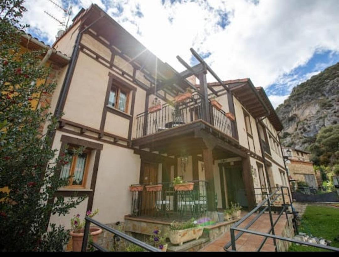 Hotel Rural En Las Cascadas De Tobera Экстерьер фото